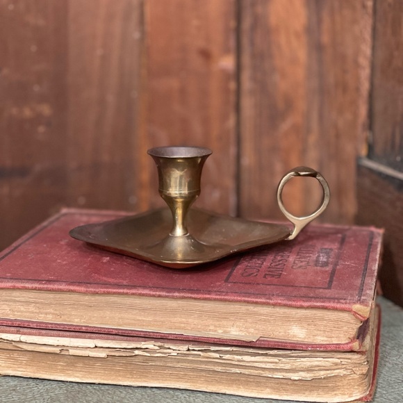 Vintage Brass Finger Loop Chamberstick - Picture 10 of 14